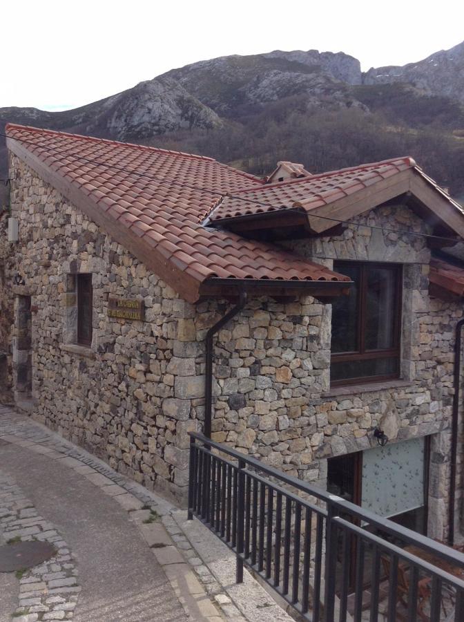 La Cabana De Catalina Sotres Eksteriør billede